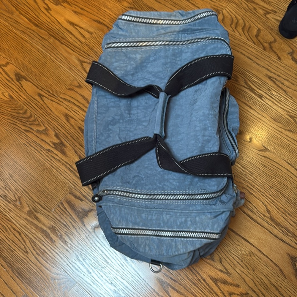 Kipling Weekender/Duffle - Picture 11 of 11